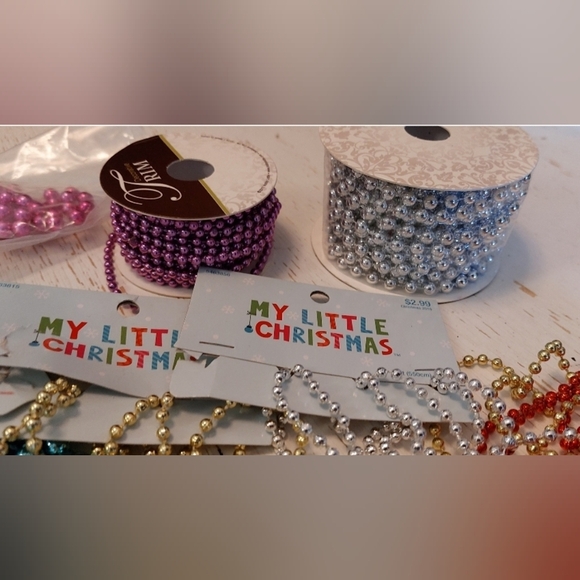 Mardi Gras Assorted Colors Bulk Beads Crafts or Decorations - Picture 4 of 9